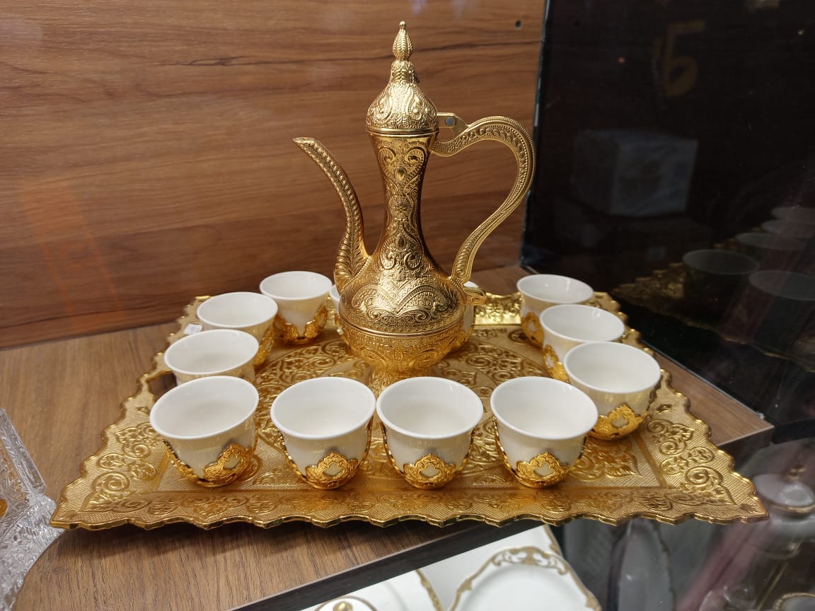 طقم قهوه بالابريق والصنيه شغل هاند جولد